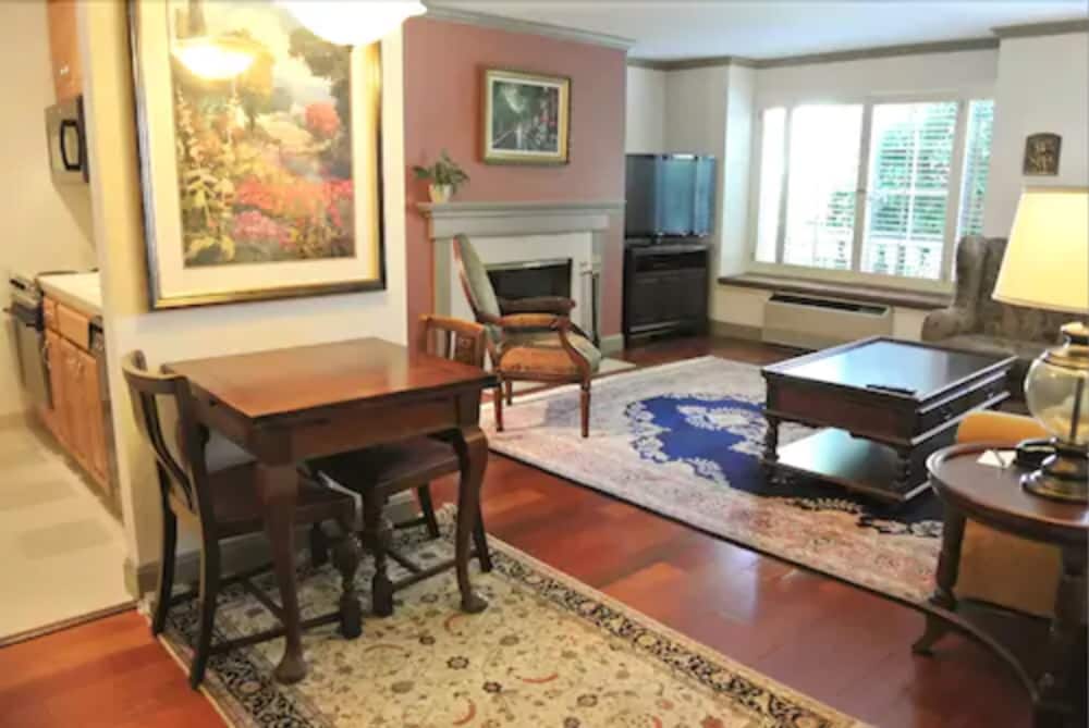 cow hollow inn and suites