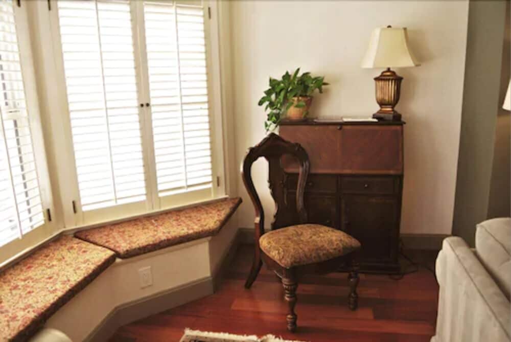 cow hollow inn and suites