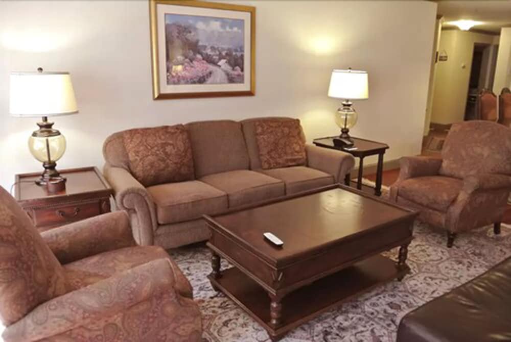 cow hollow inn and suites