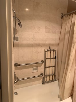 cow hollow inn and suites