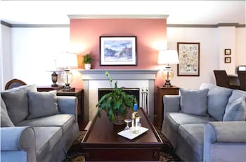 cow hollow inn and suites