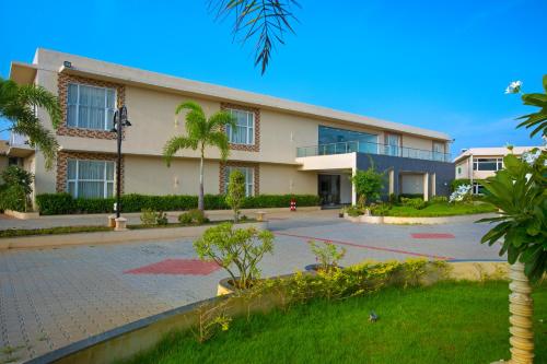 landmark pallavaa beach resort