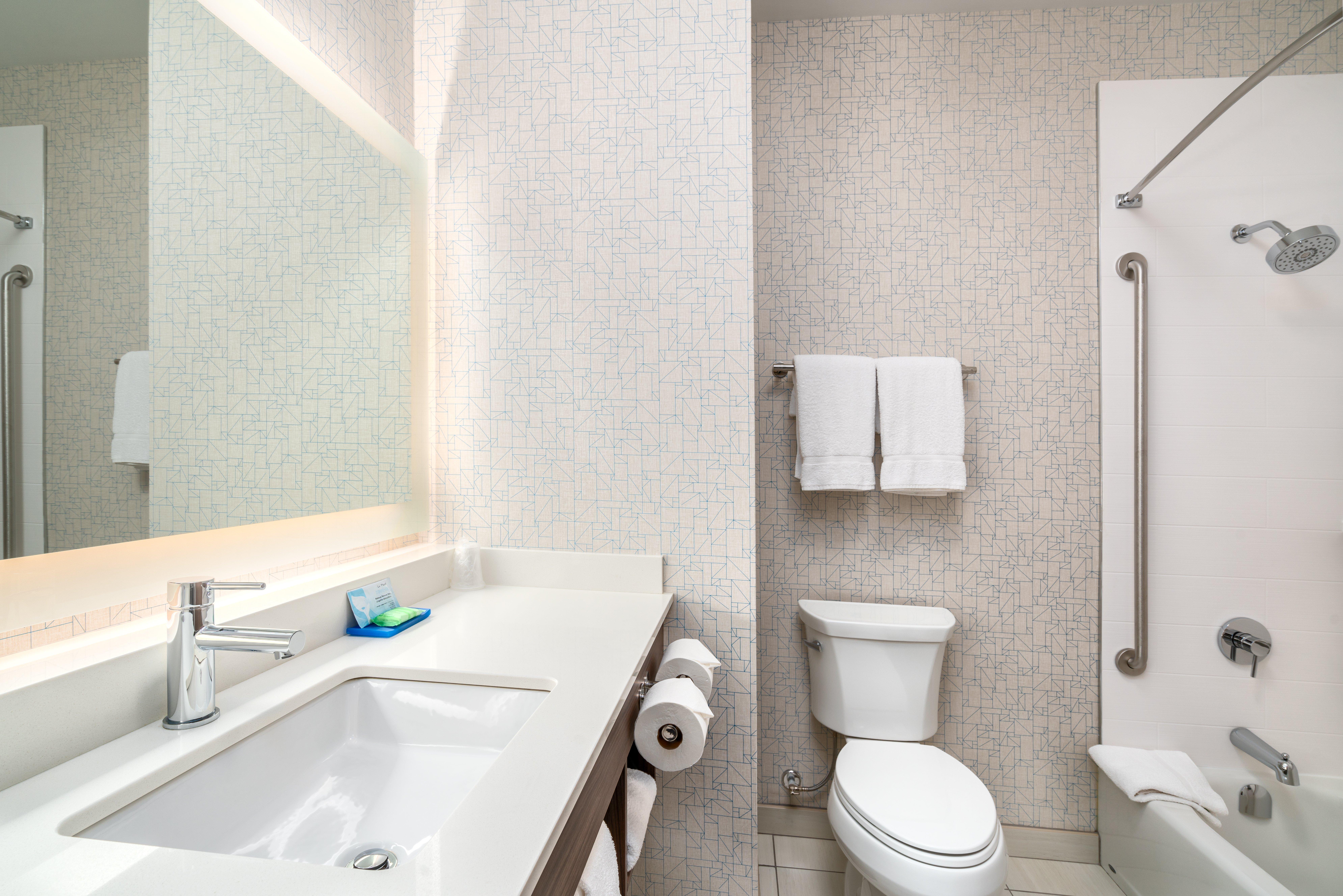 holiday inn express and suites brandon by ihg