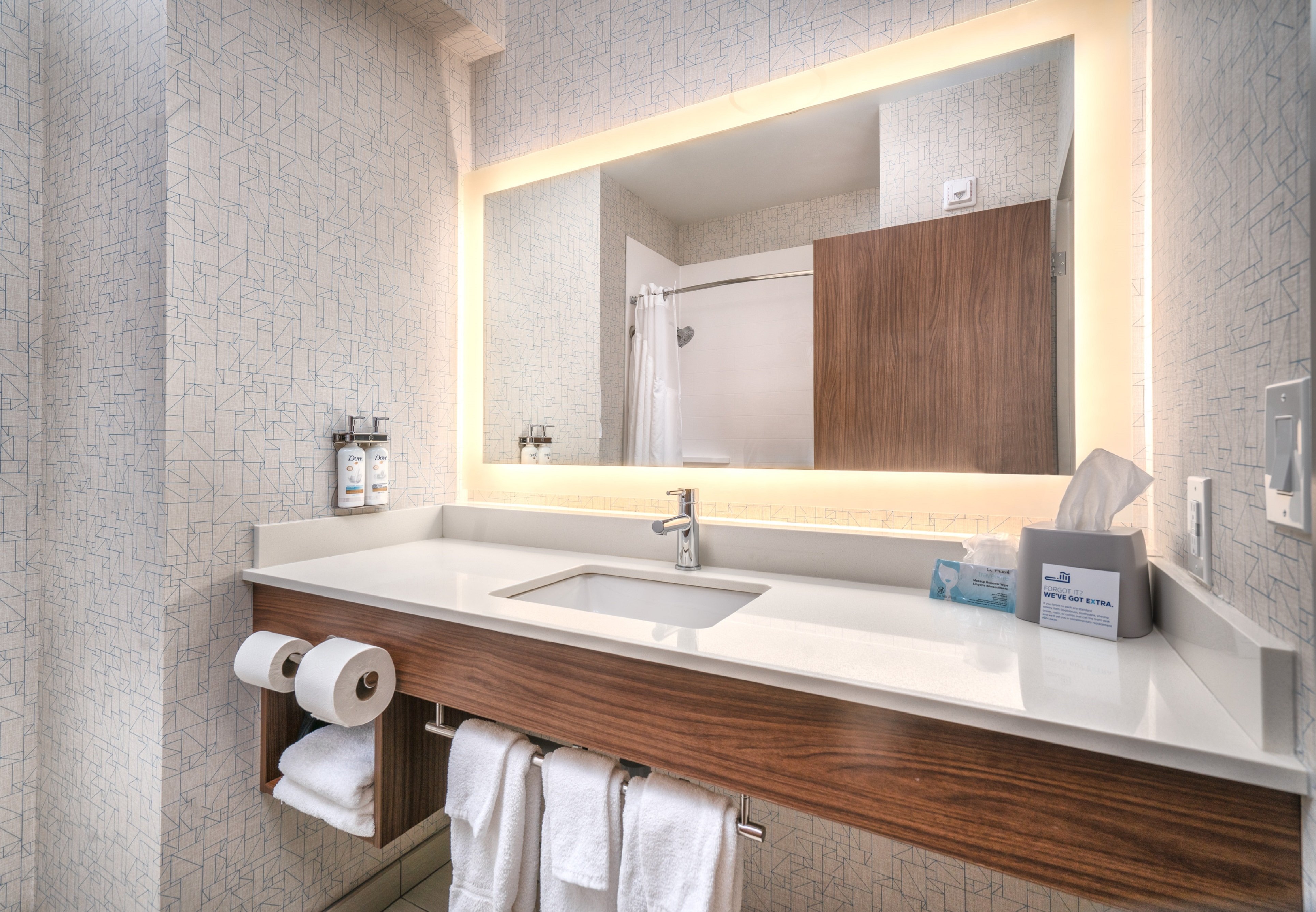 holiday inn express and suites brandon by ihg