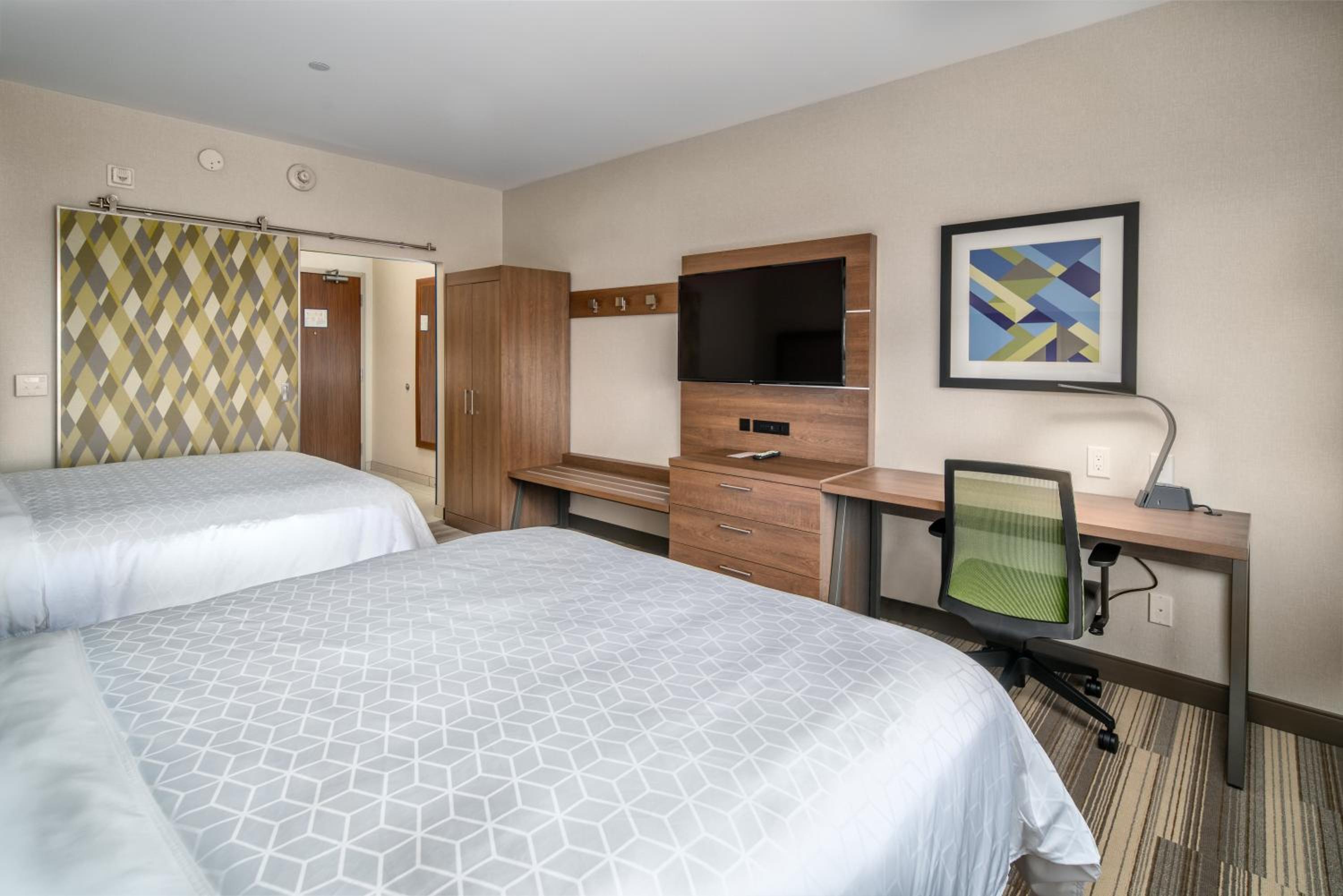 holiday inn express and suites brandon by ihg