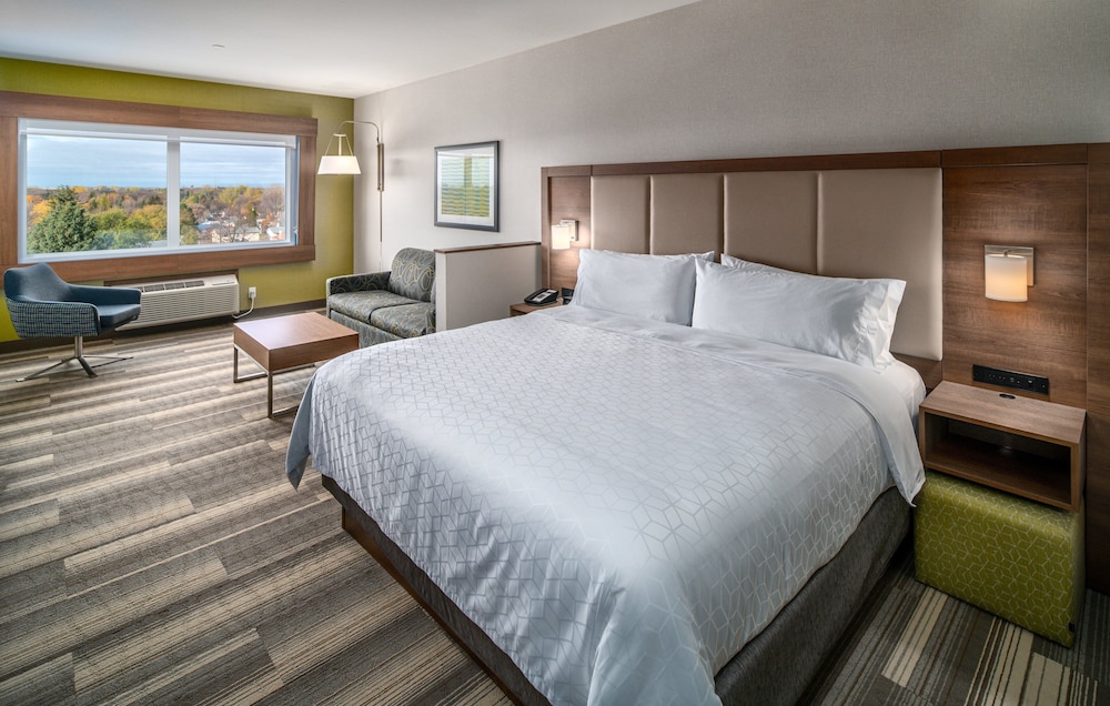 holiday inn express and suites brandon by ihg