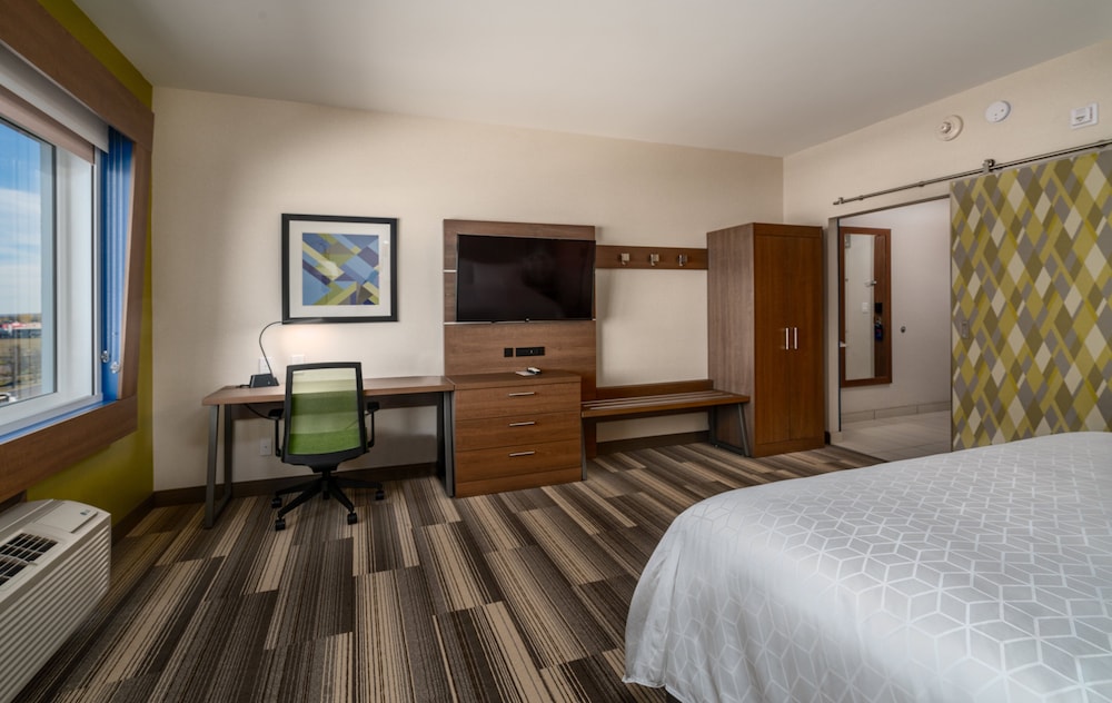holiday inn express and suites brandon by ihg