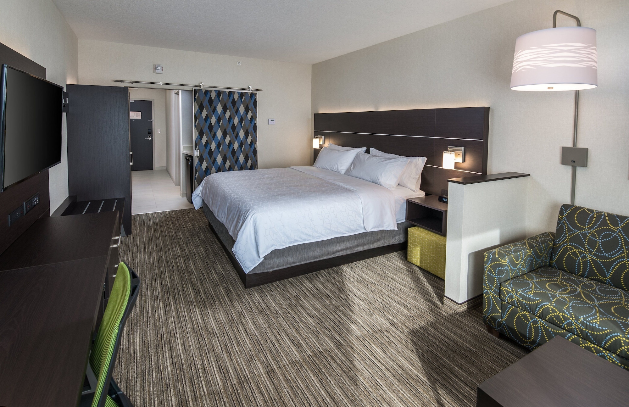 holiday inn express and suites brandon by ihg