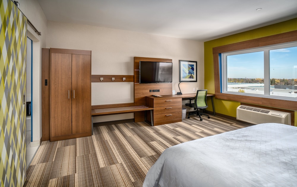 holiday inn express and suites brandon by ihg
