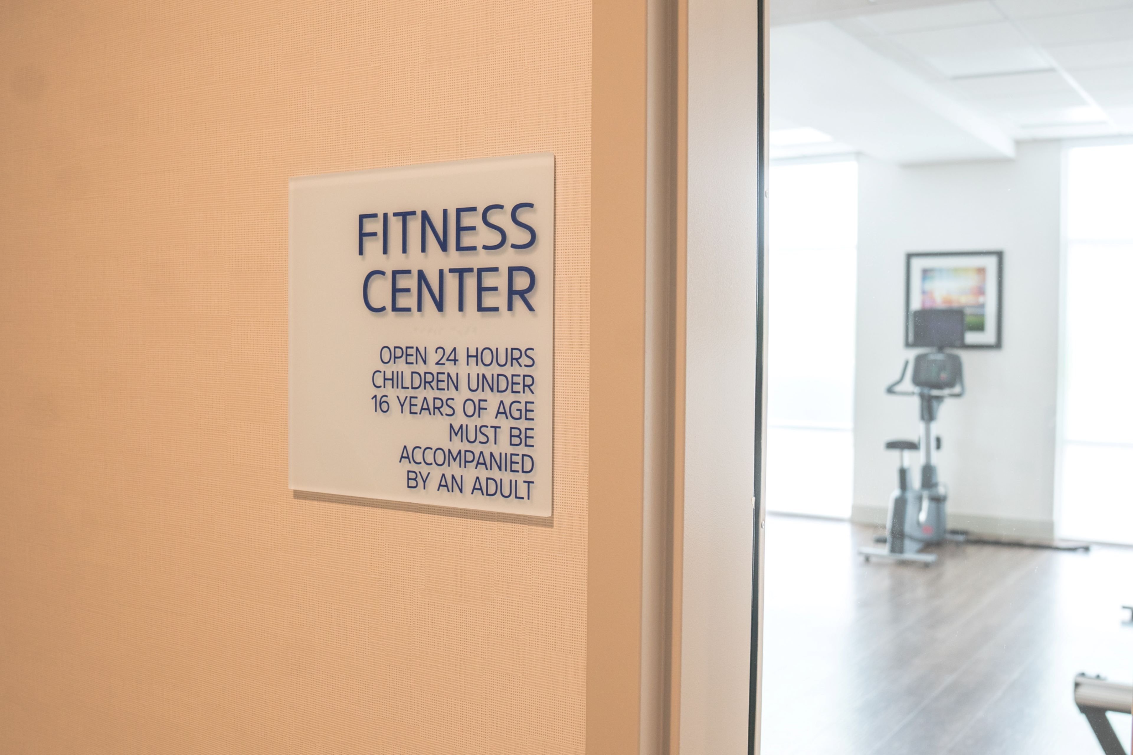 holiday inn express and suites brandon by ihg