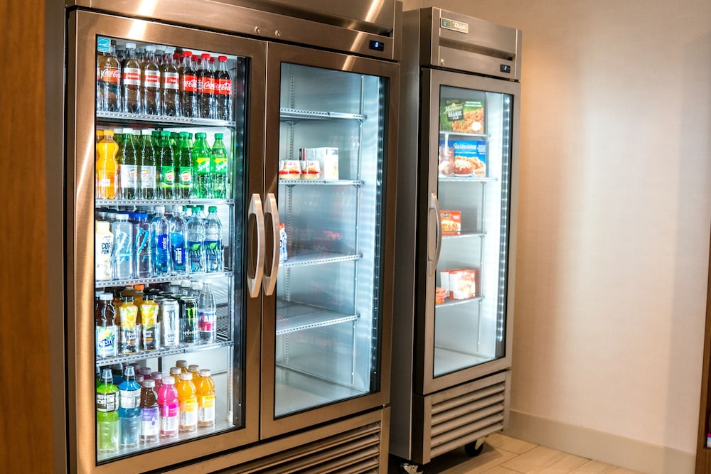 holiday inn express and suites brandon by ihg