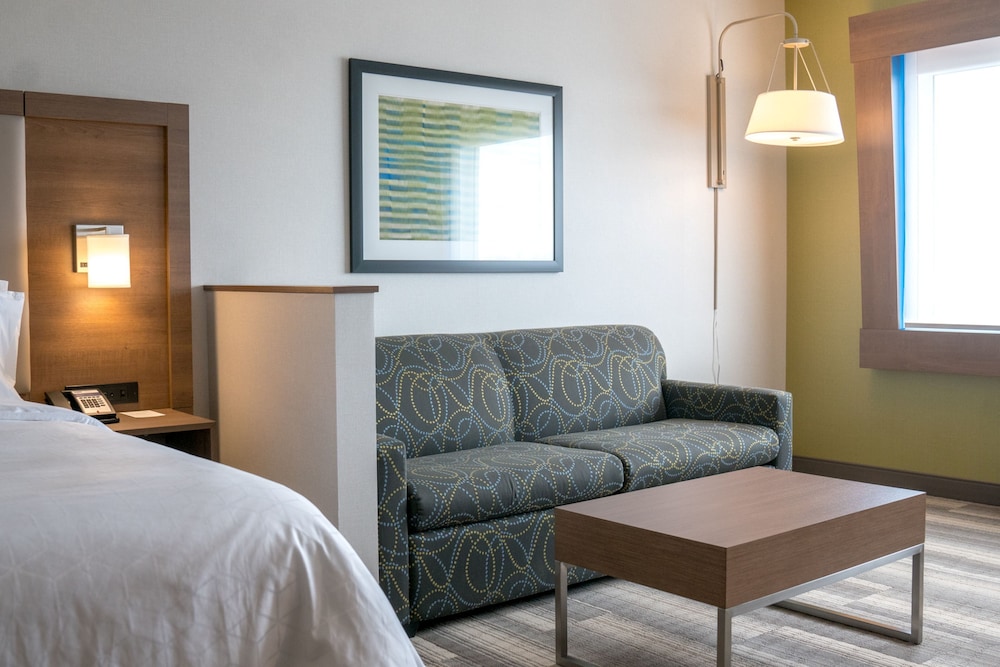 holiday inn express and suites brandon by ihg