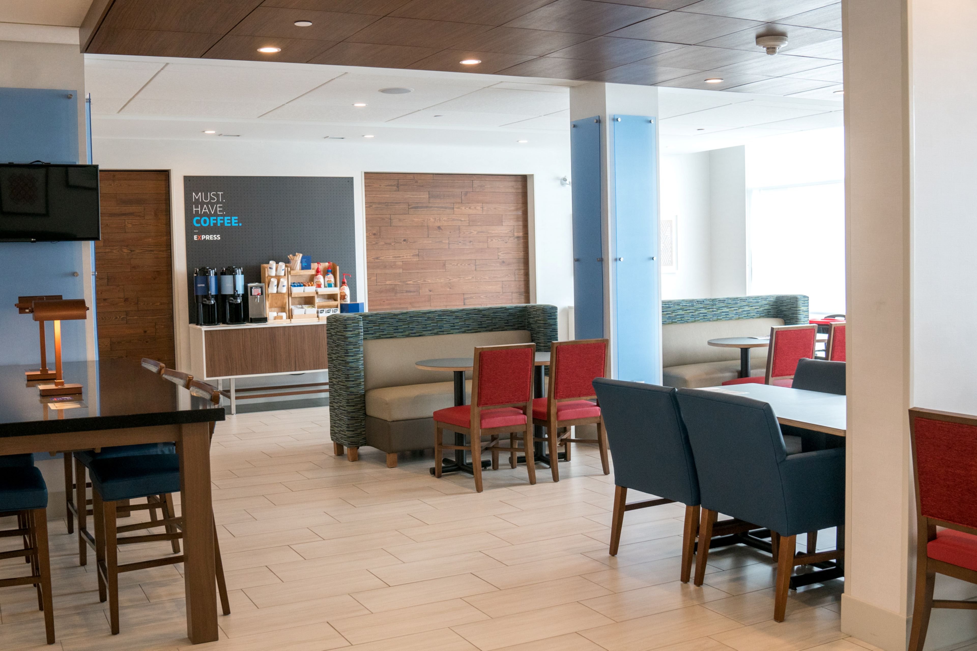 holiday inn express and suites brandon by ihg
