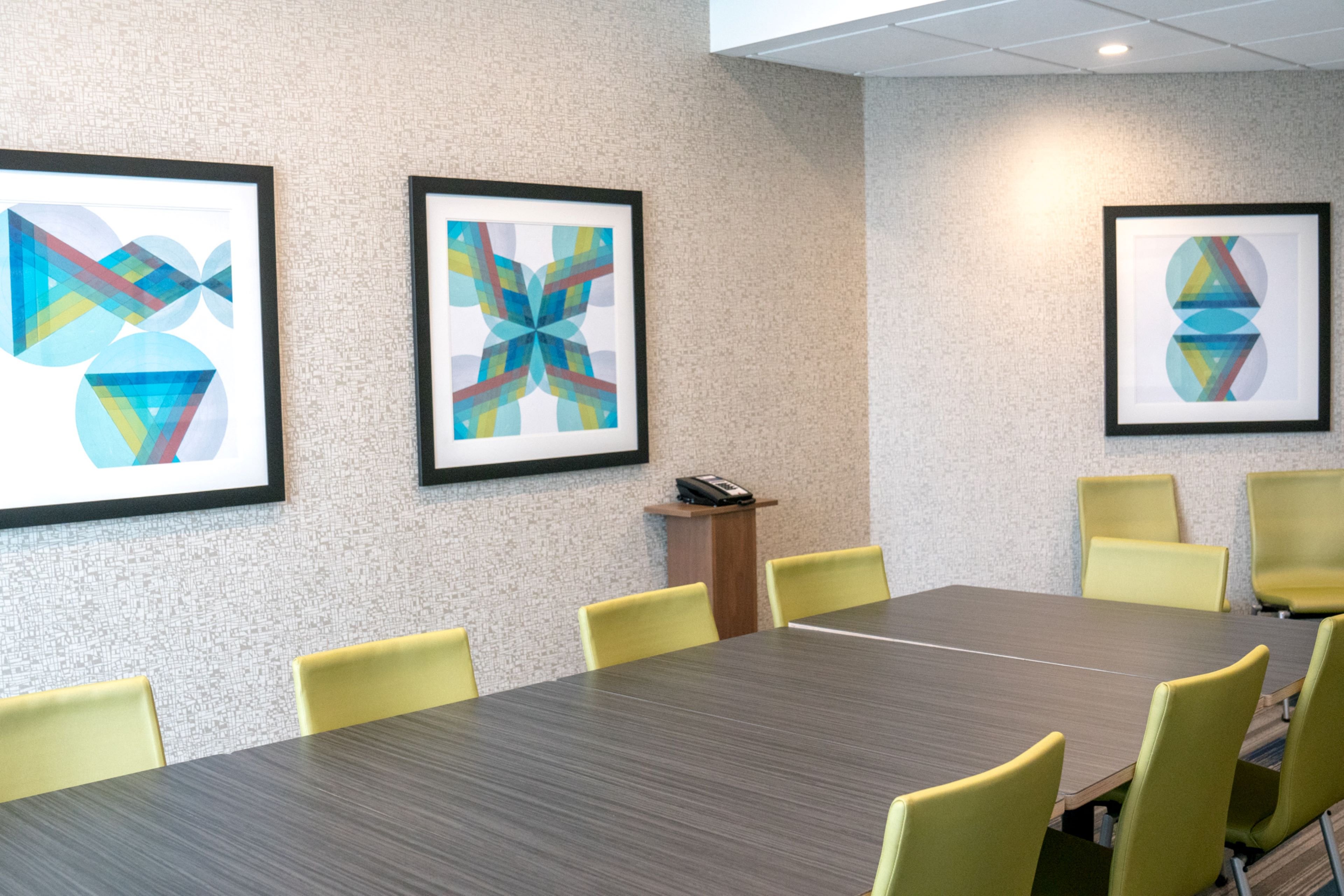 holiday inn express and suites brandon by ihg