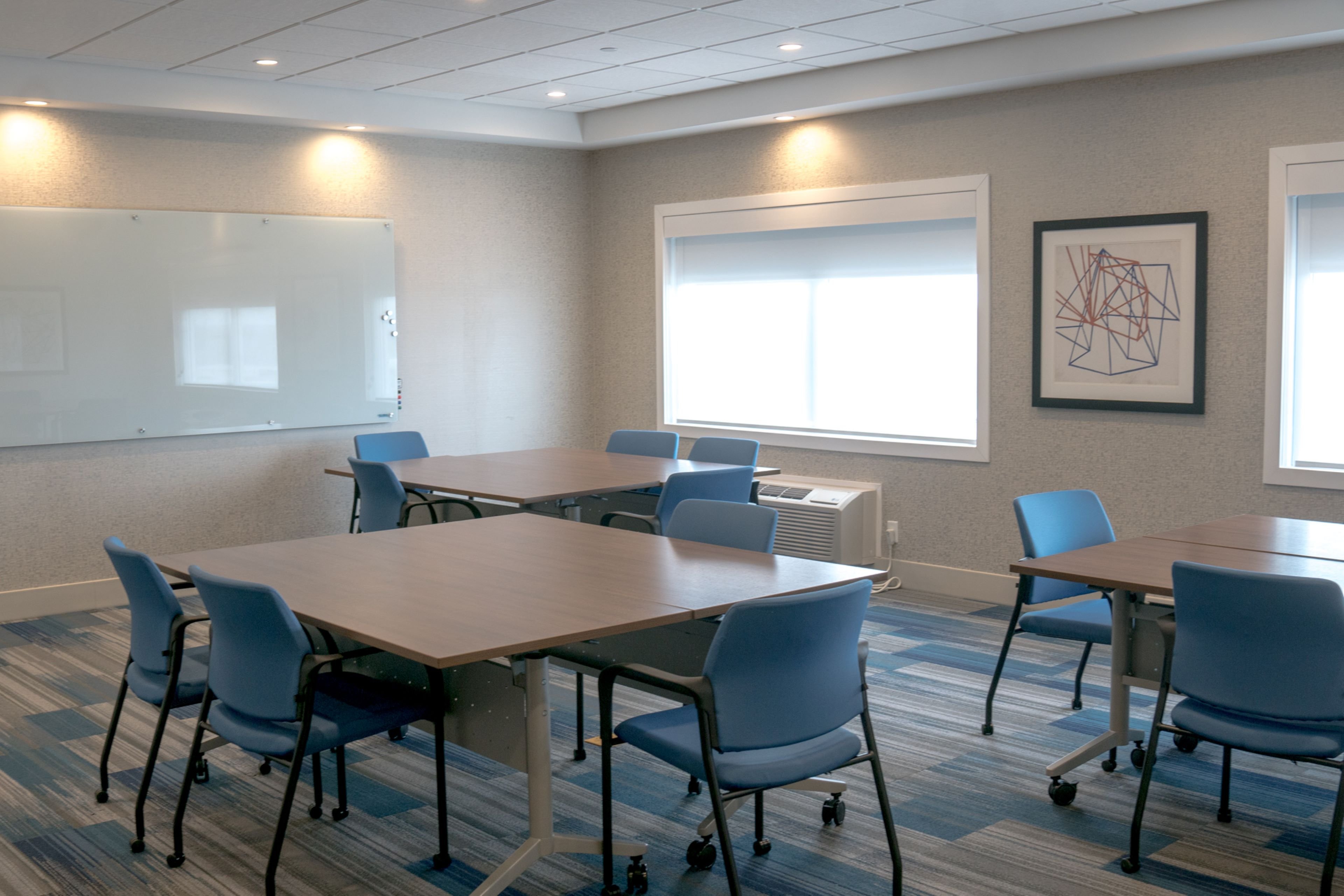 holiday inn express and suites brandon by ihg