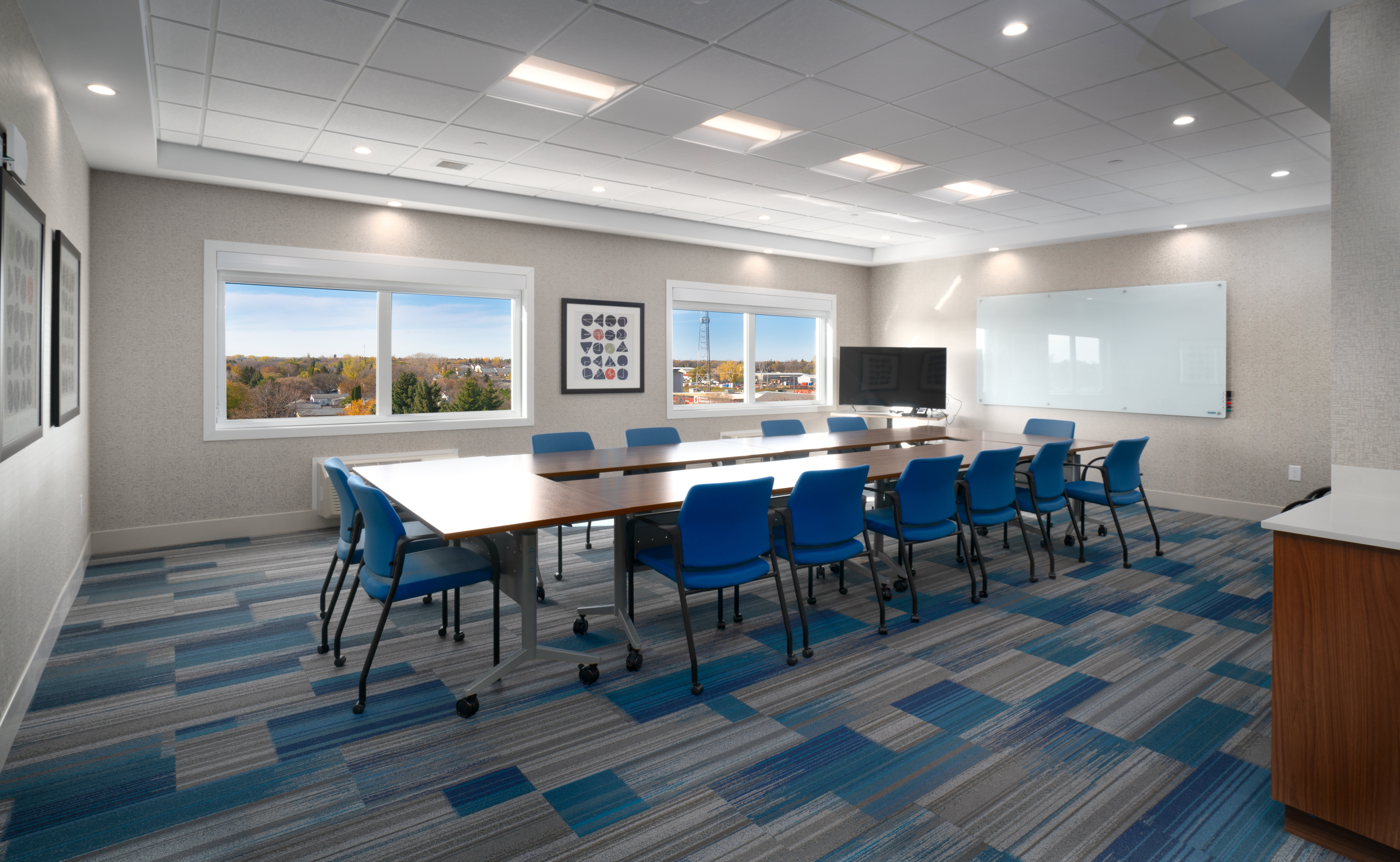 holiday inn express and suites brandon by ihg