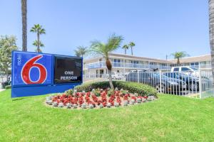 motel 6 santa ana ca