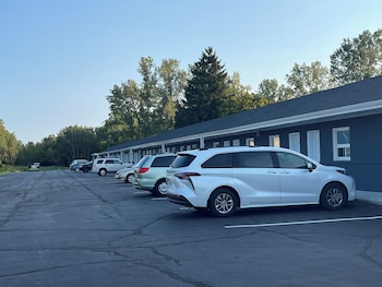 East Court Motel,Brights Grove>>Sarnia,2 star