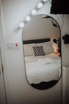 16 pilrig guest house