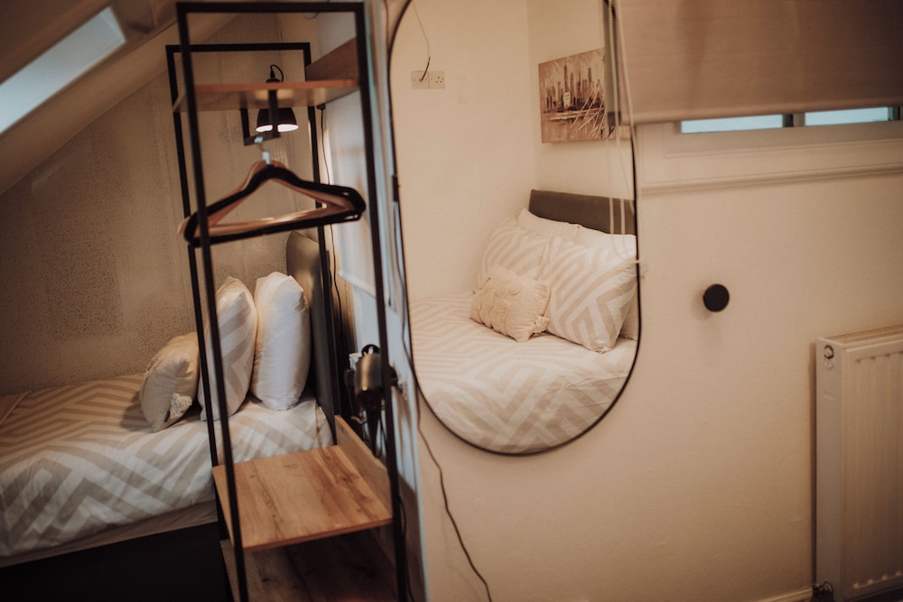 16 pilrig guest house