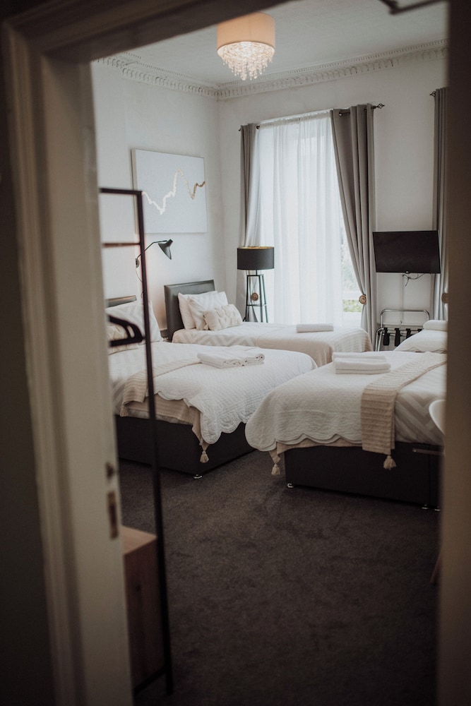 16 pilrig guest house