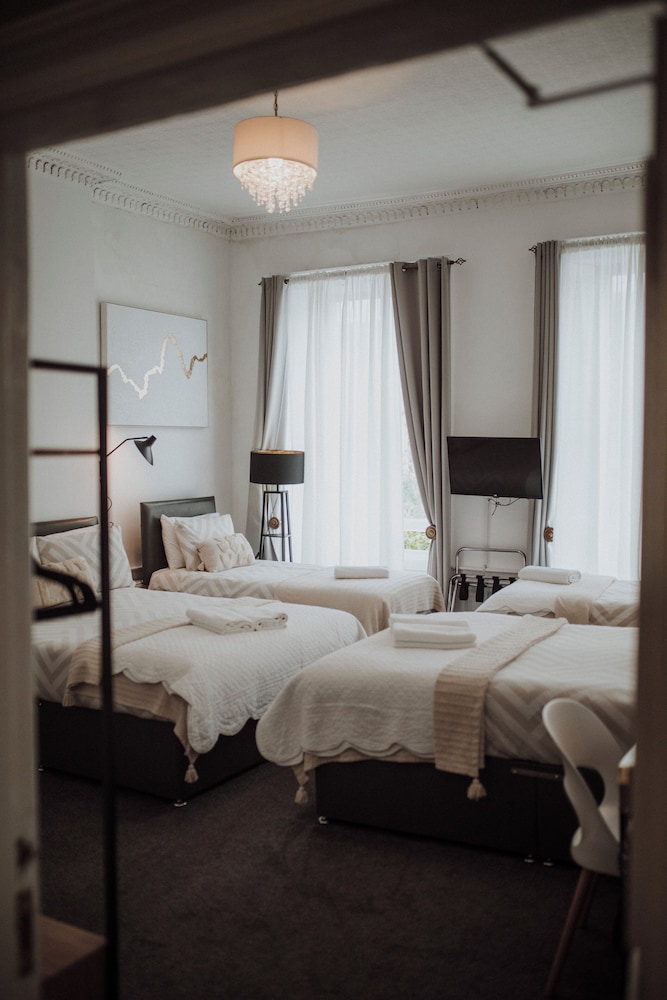 16 pilrig guest house