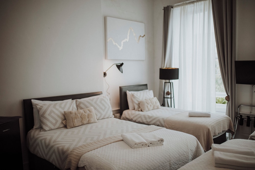 16 pilrig guest house