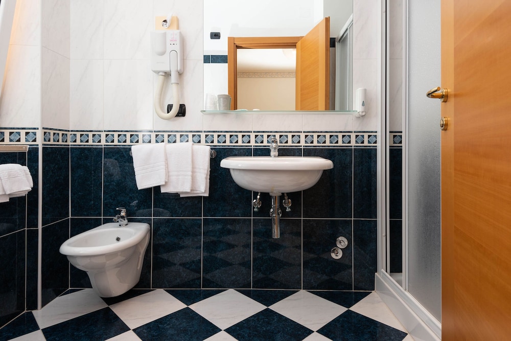 hotel paradiso grottammare