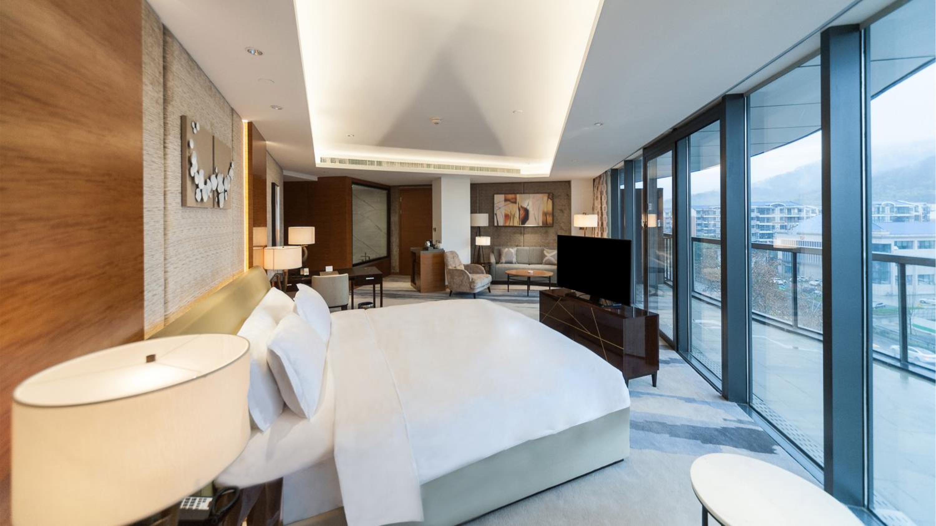 holiday inn nanjing xuanwu lake by ihg
