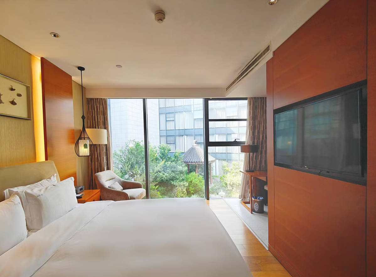 holiday inn nanjing xuanwu lake by ihg