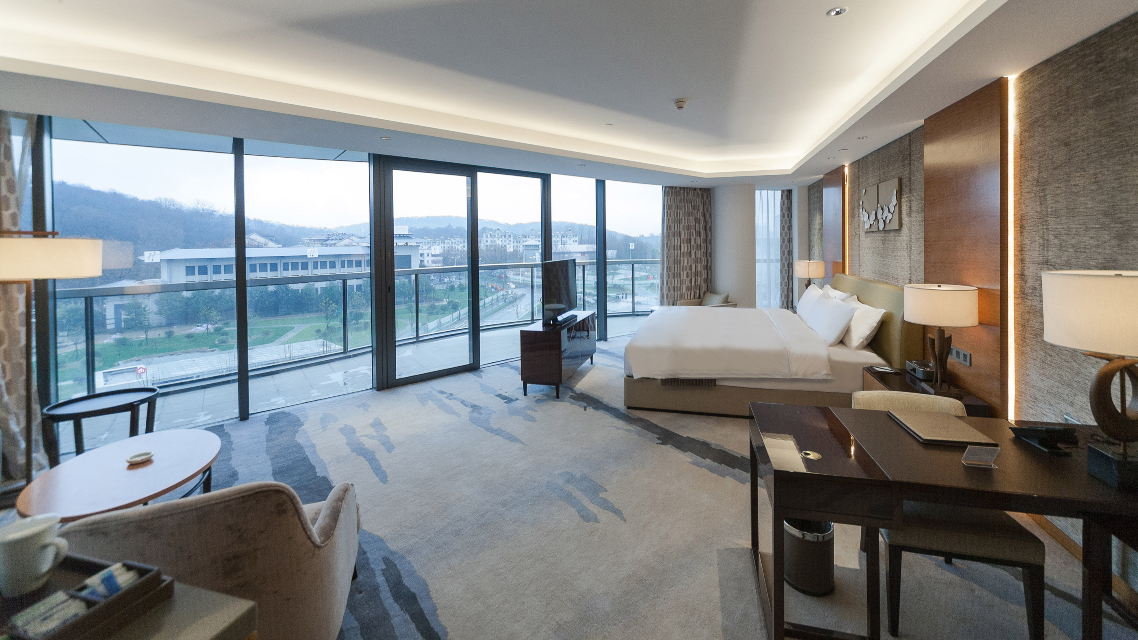 holiday inn nanjing xuanwu lake by ihg