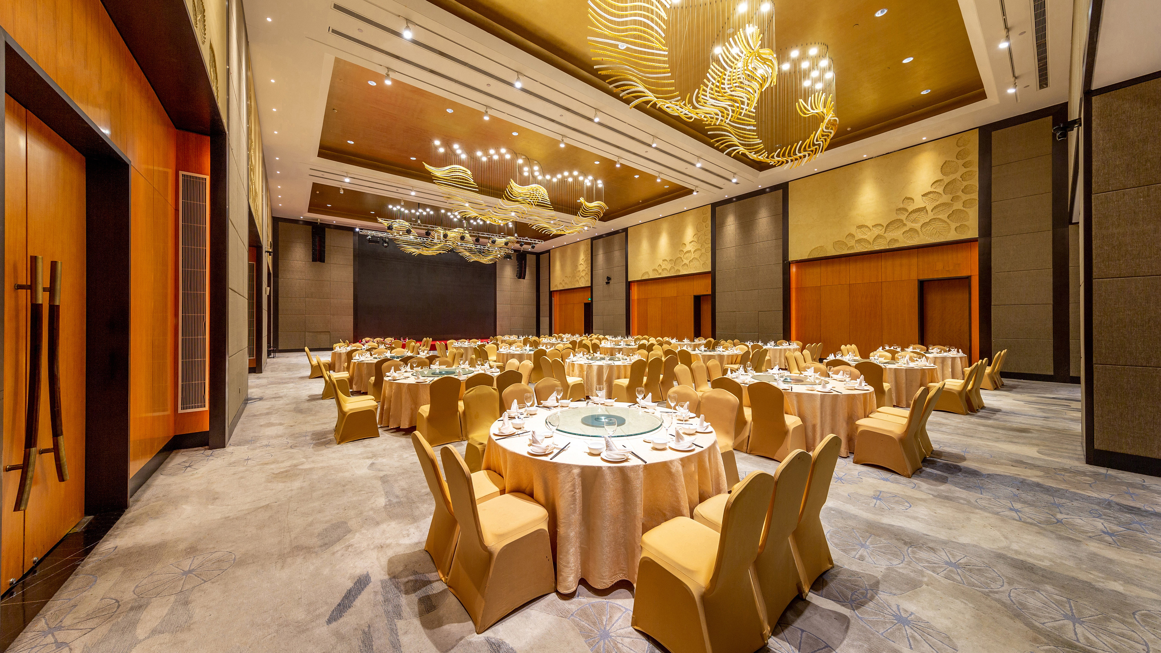 holiday inn nanjing xuanwu lake by ihg