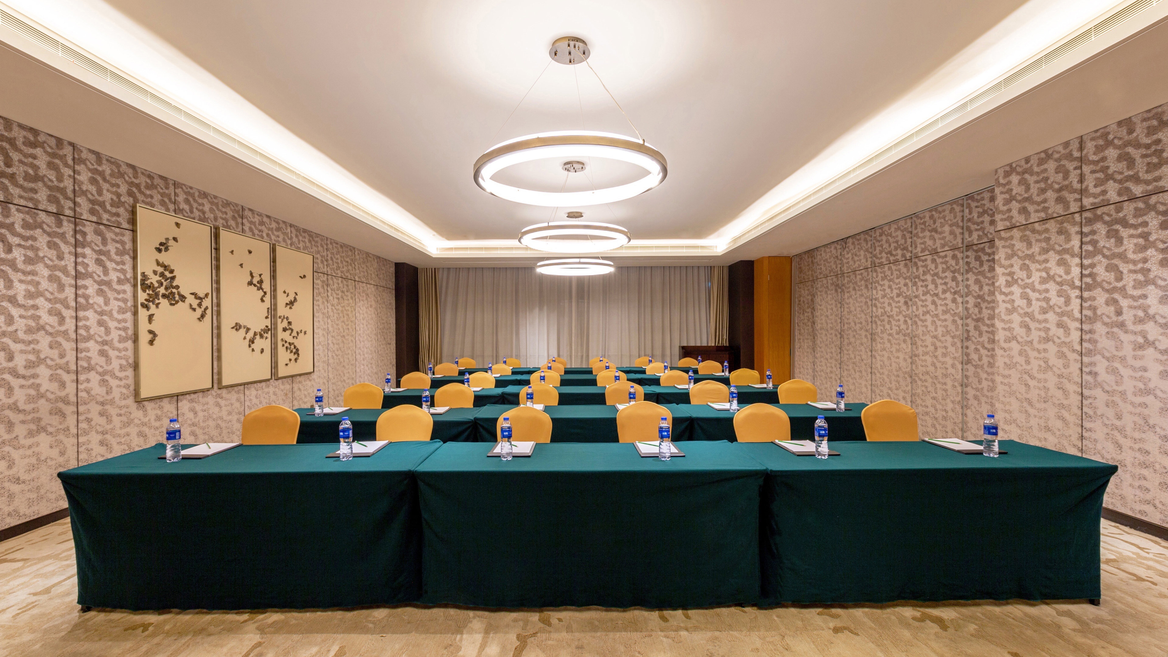 holiday inn nanjing xuanwu lake by ihg