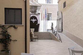 Palazzo Sant'elena,Segezia>>Foggia,3 star