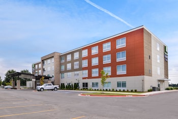 holiday inn express and suites siloam springs by ihg