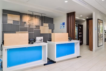 holiday inn express and suites siloam springs by ihg