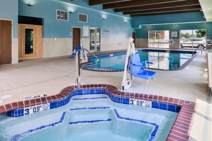 holiday inn express and suites siloam springs by ihg