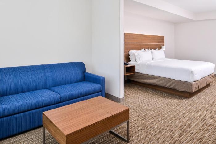holiday inn express and suites siloam springs by ihg