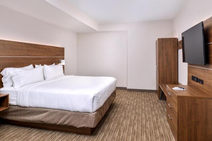 holiday inn express and suites siloam springs by ihg