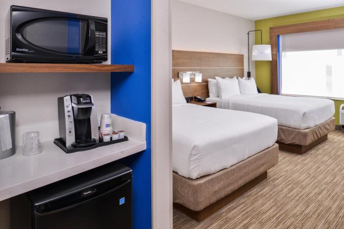 holiday inn express and suites siloam springs by ihg