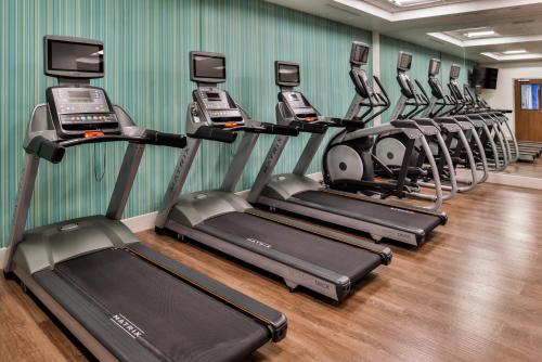 holiday inn express and suites siloam springs by ihg