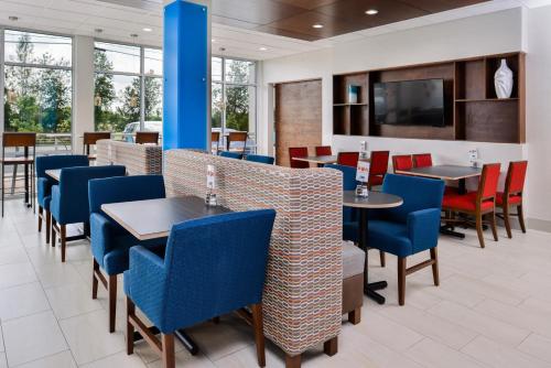 holiday inn express and suites siloam springs by ihg