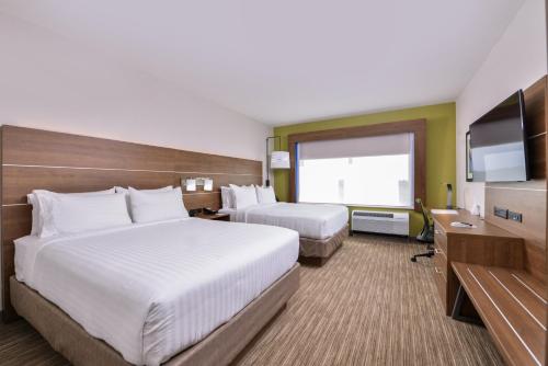 holiday inn express and suites siloam springs by ihg