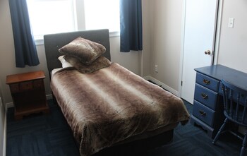 loyalist inn and suites
