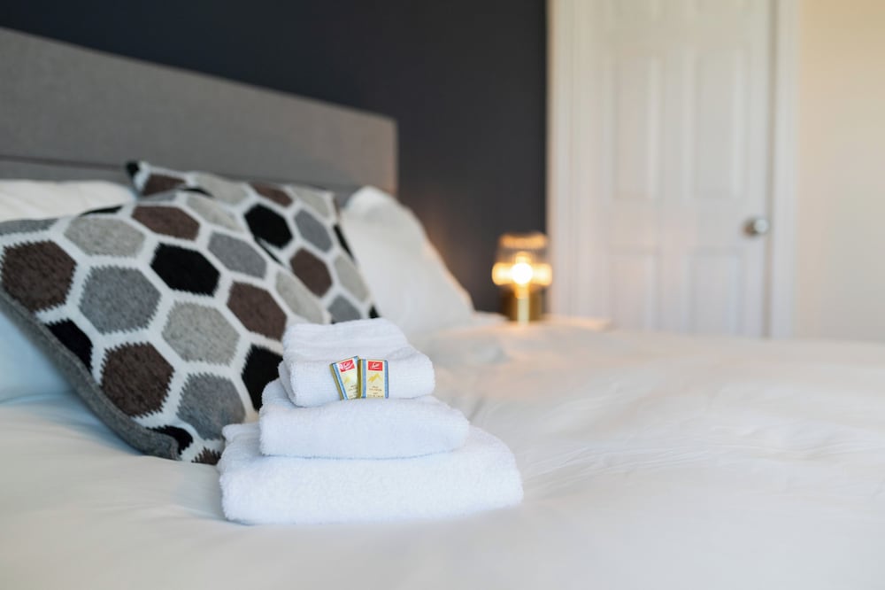 loyalist inn and suites
