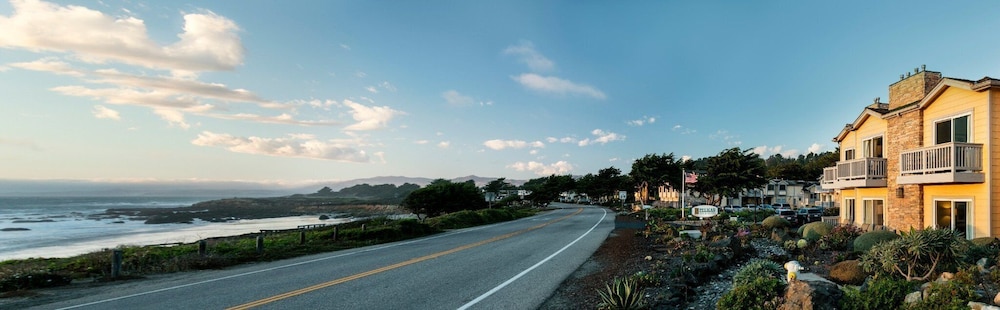 pelican inn and suites