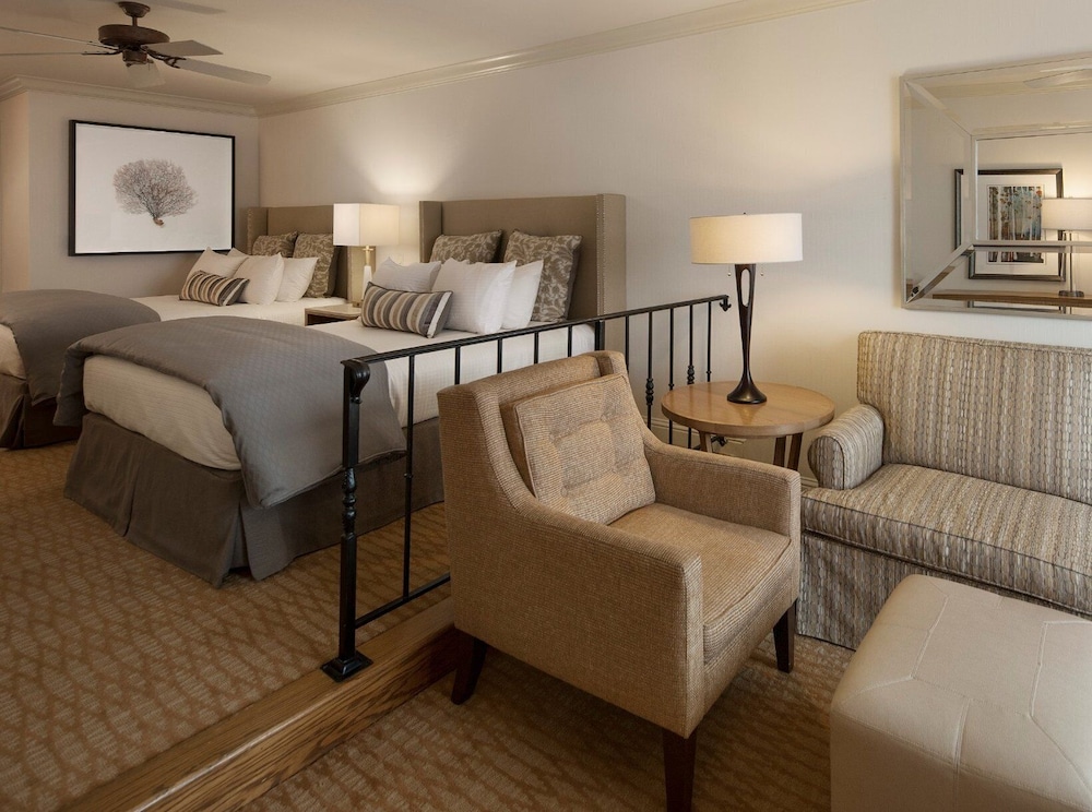 pelican inn and suites