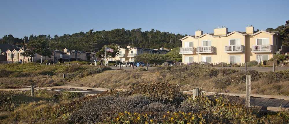 pelican inn and suites