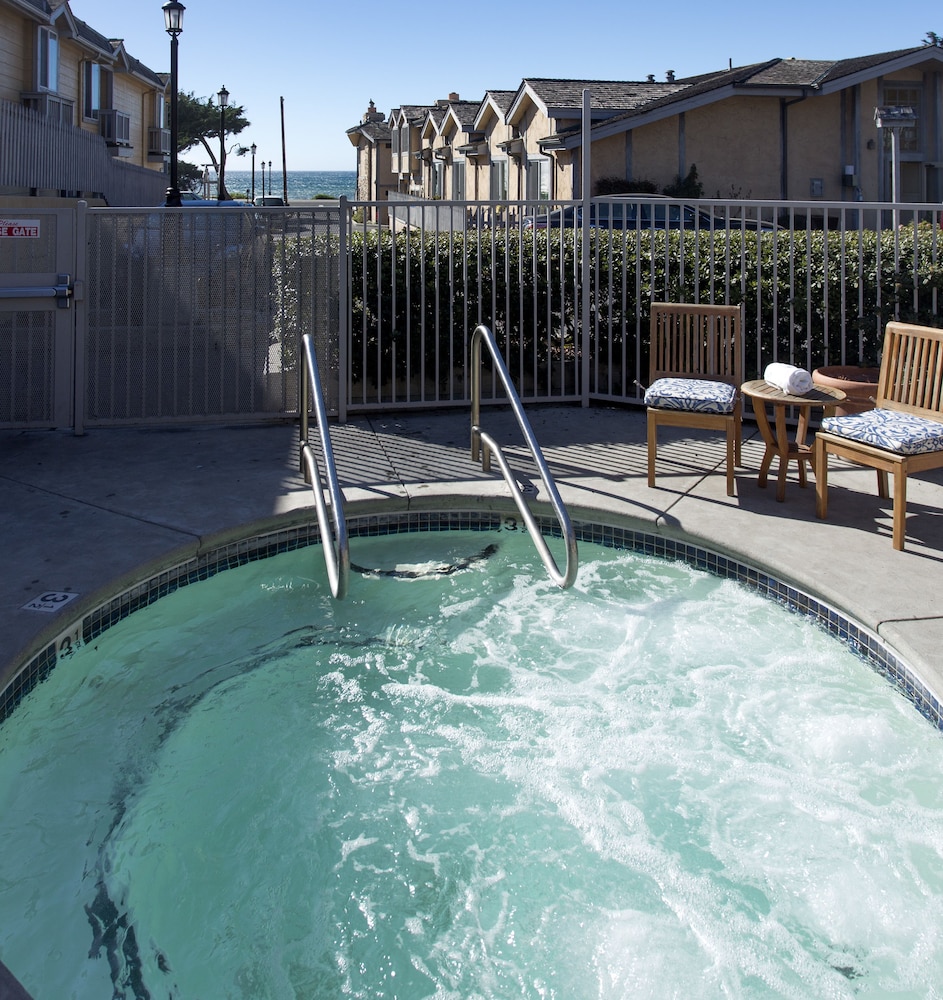 pelican inn and suites
