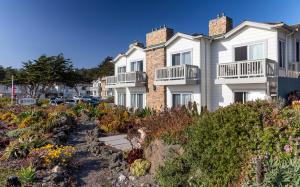 pelican inn and suites